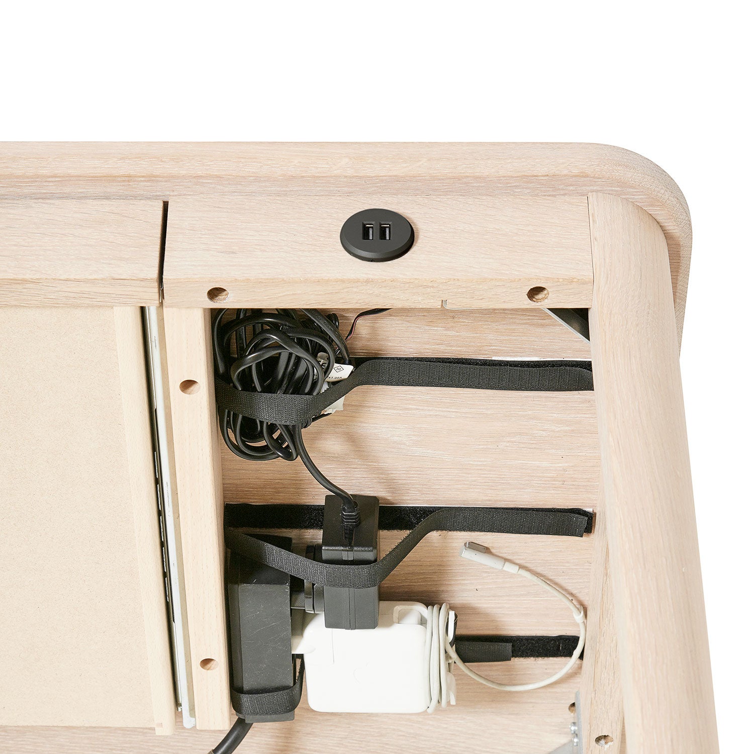 Sm131 Desk Oak Lacquer 115X55X74cm