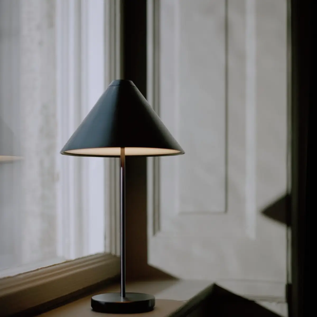 Brolly Table Lamp Steel Black