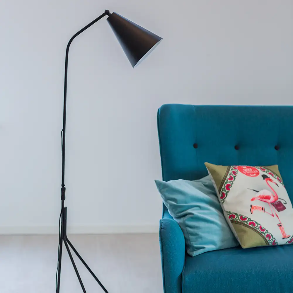 Yukon floor lamp black