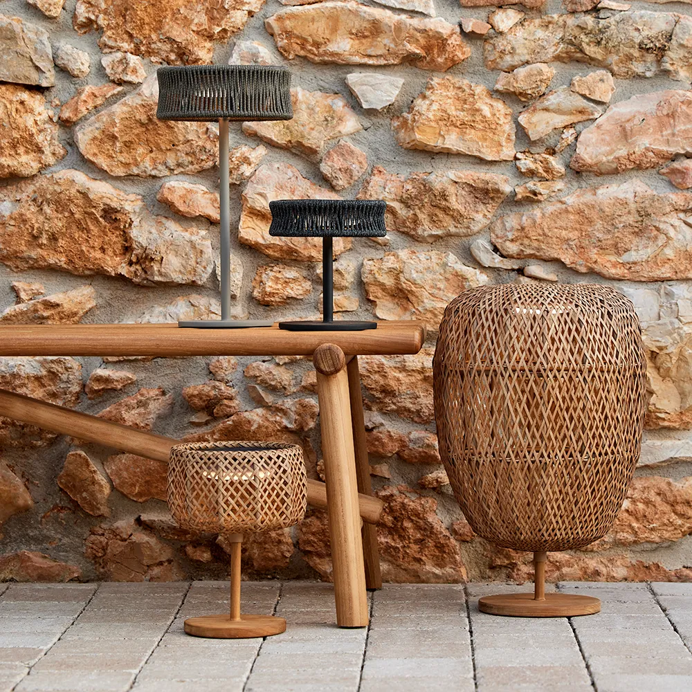 Illusion table lamp between Taupe