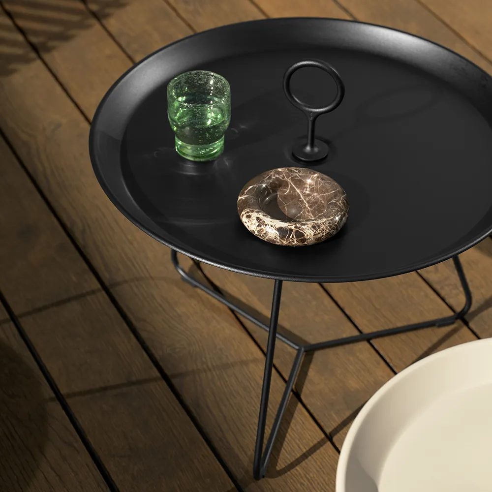 Eyelet side table 57,5 cm Black