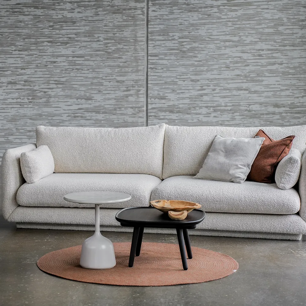 Bloom 2-seater sofa w/plinth Sand
