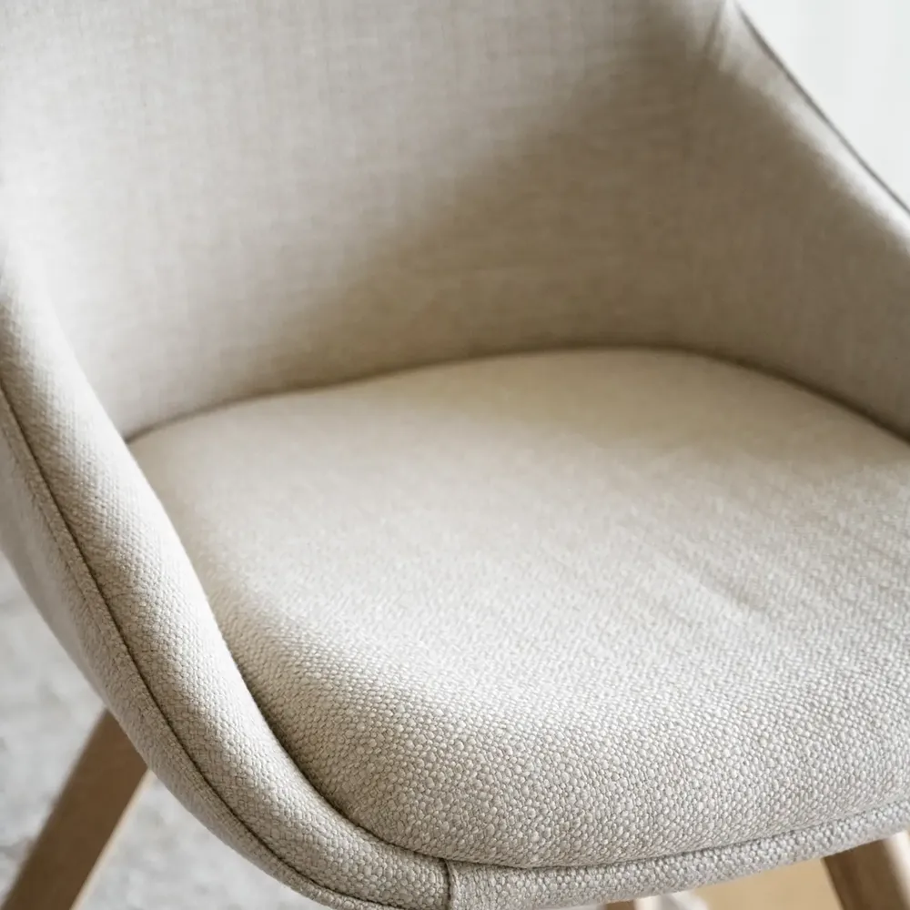 Alison dining chair lightbeige fabric/oak legs