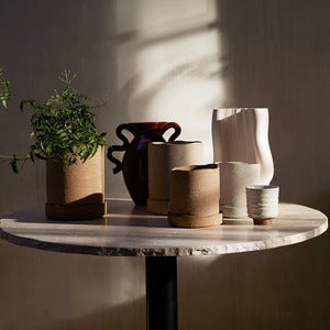 Mineral Café Table - Bianco Curia/Black