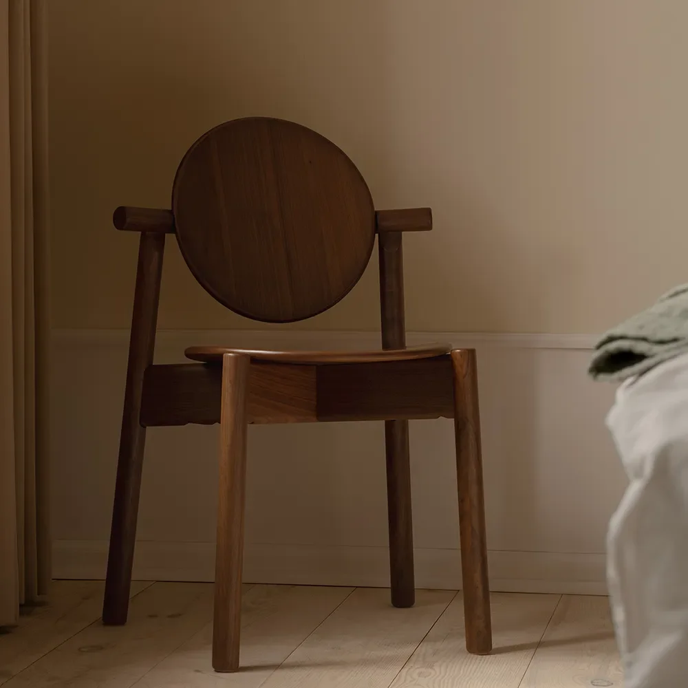 Dining Chair in Walnut Heiko