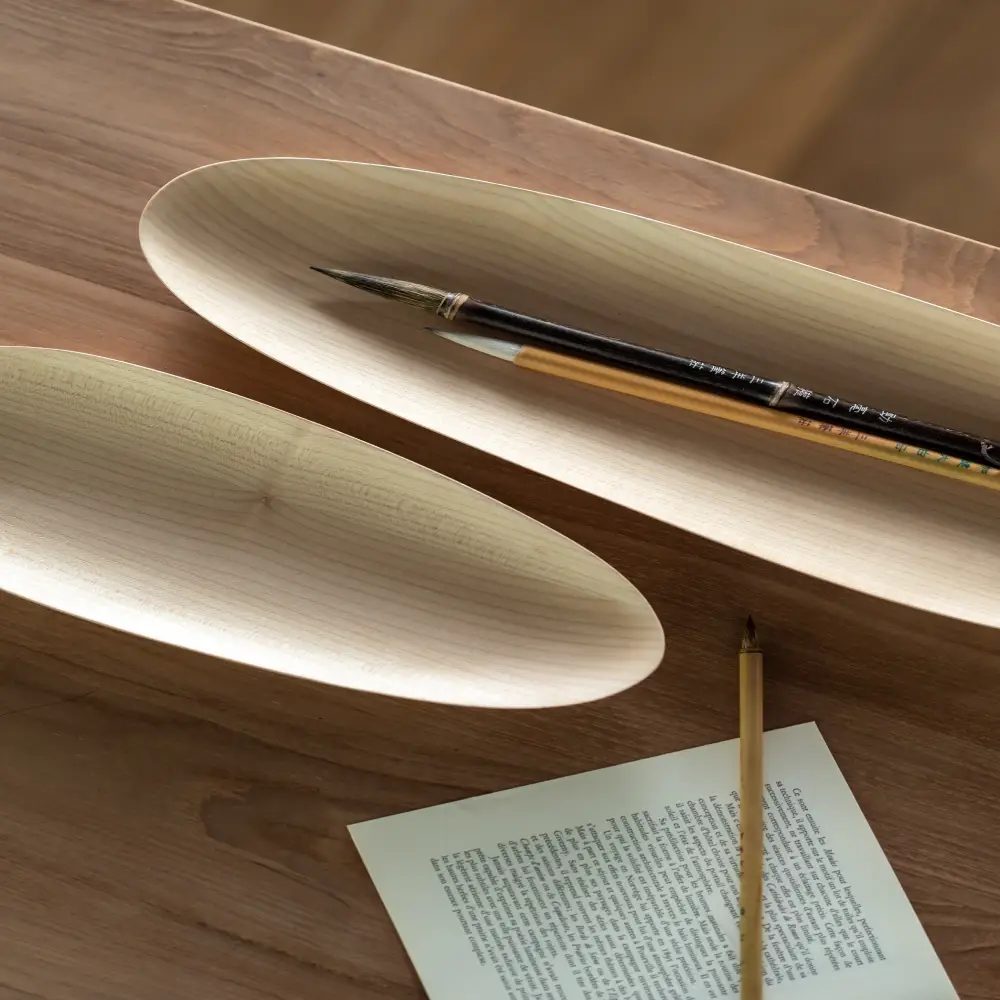  Thin oval trays lacquered maple-set of 2