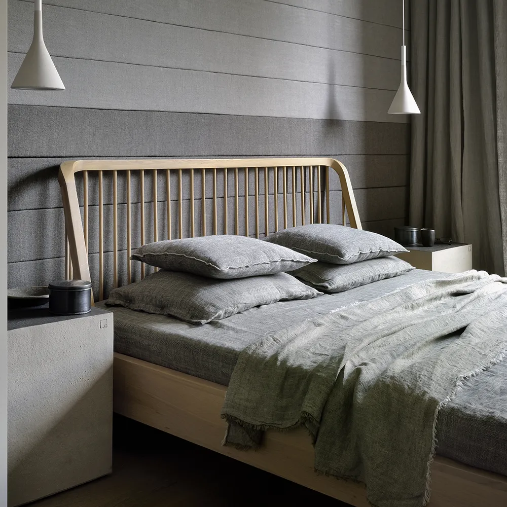 Spindle Bed frame 160x200 Oak