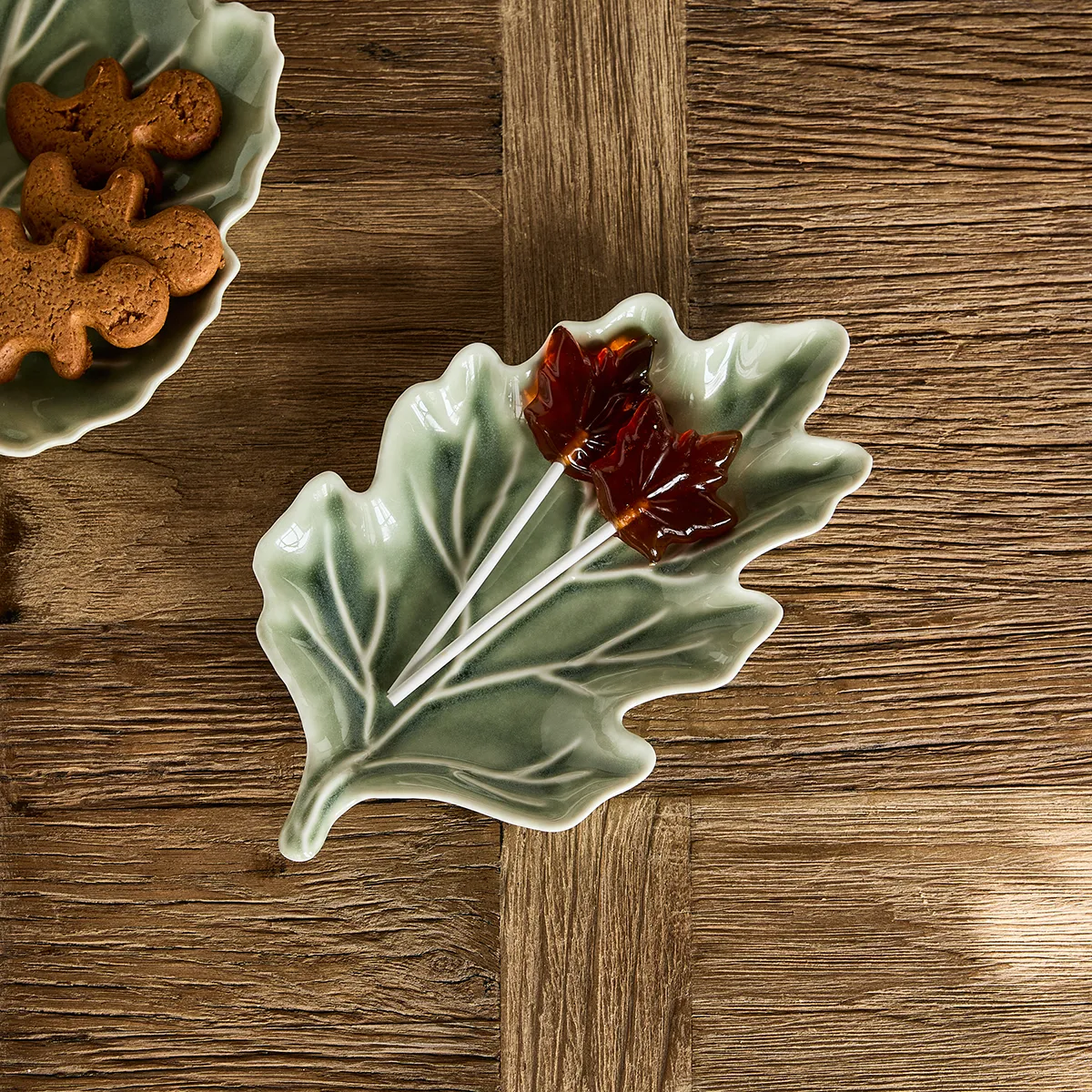 Plate Autumn Leaf 23.5x13.5 cm Green