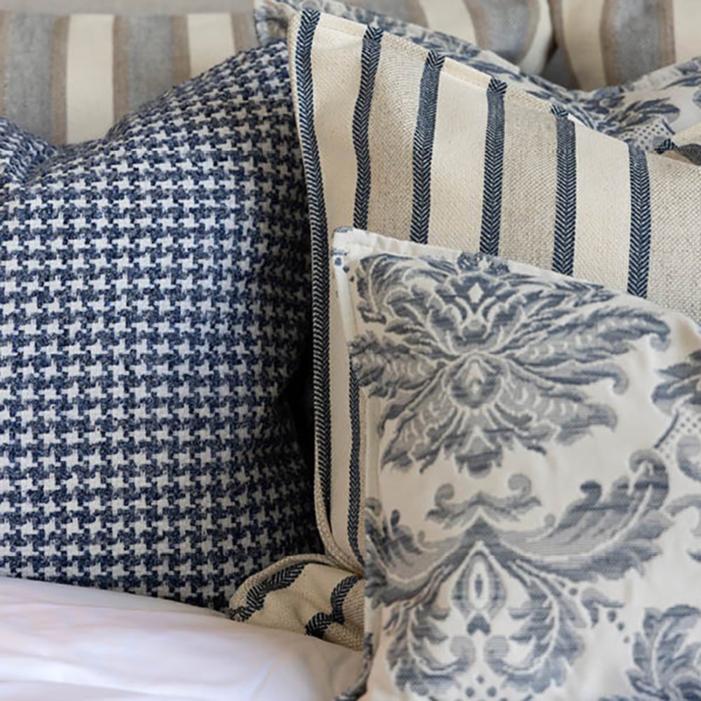 Lotus patterned cushion cover -60x40