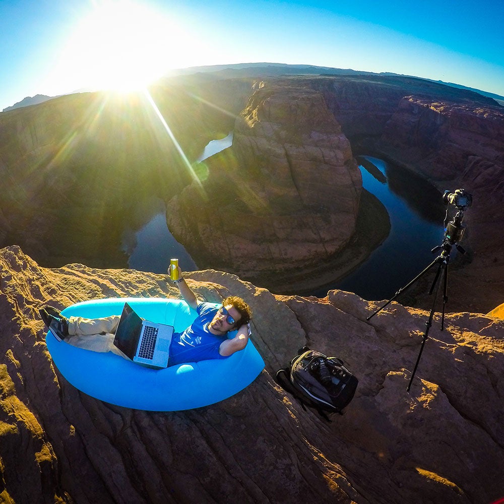 Lamzac inflatable divan sky blue