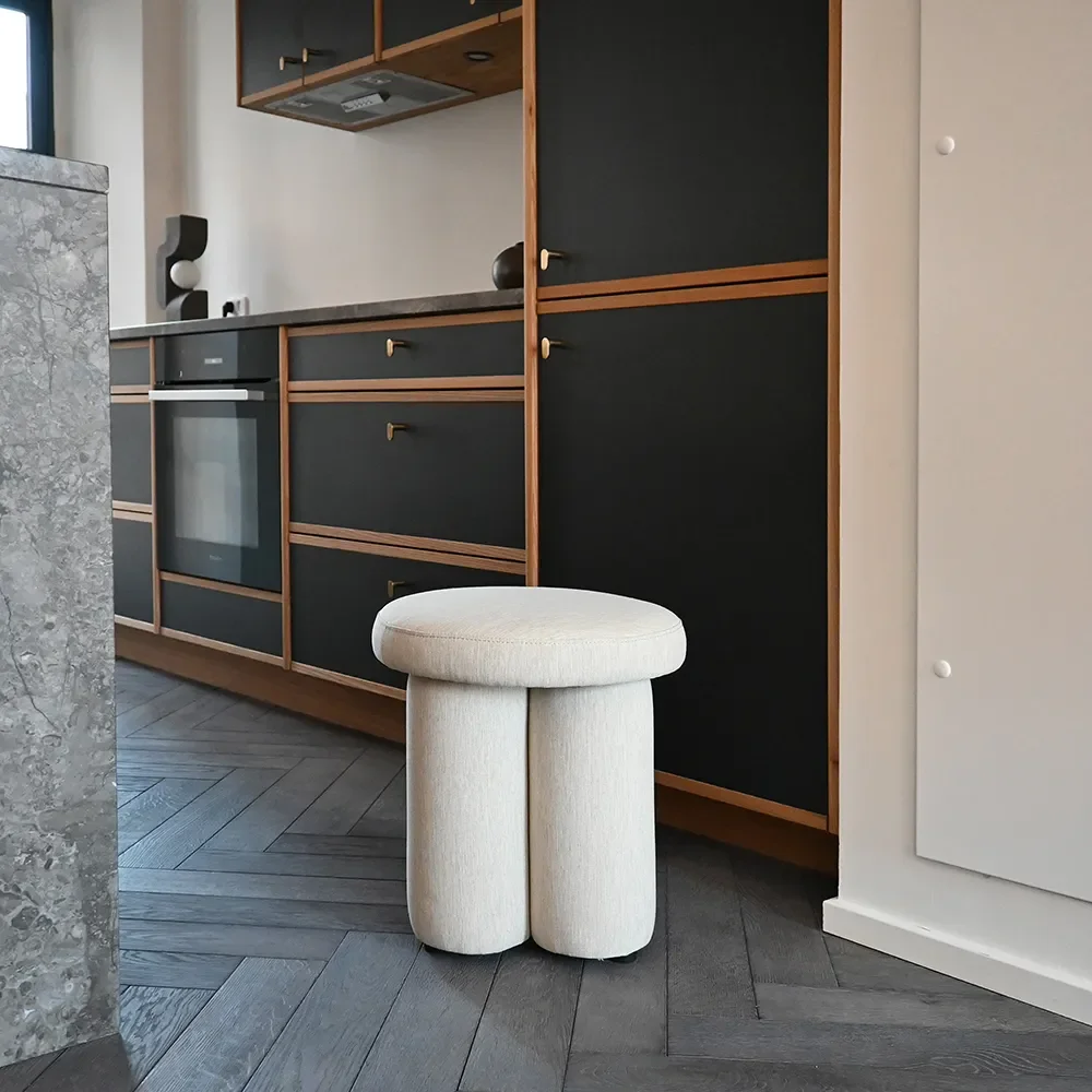 Big Foot stool - Warm Ash