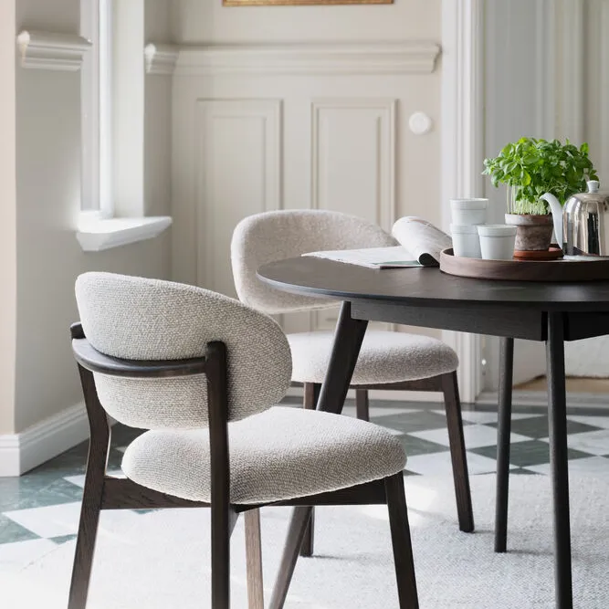 Patterson chair beige fabric / brown oak