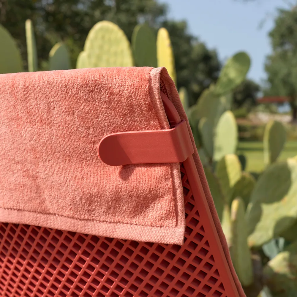 Net lounge armchair White