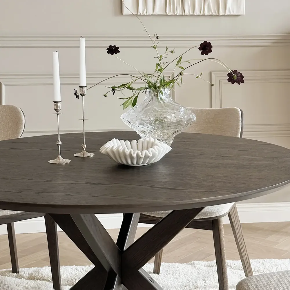 Calverton dining table Ø120 cm brown oak