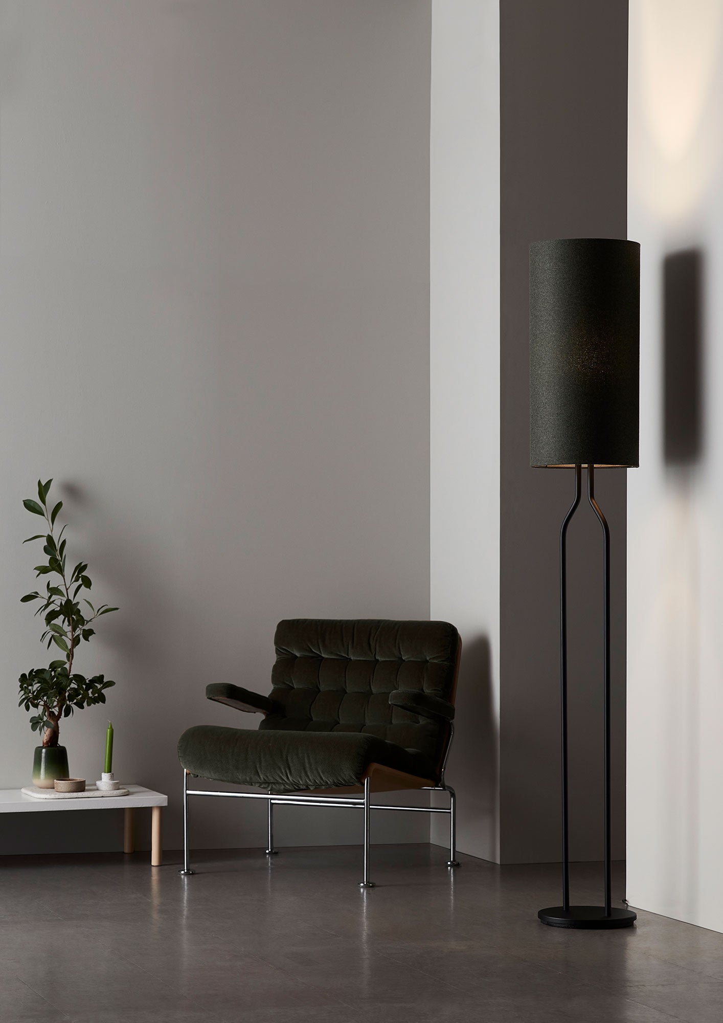 Bottle Floor Lamp Black Texture Excluding Textile Shade