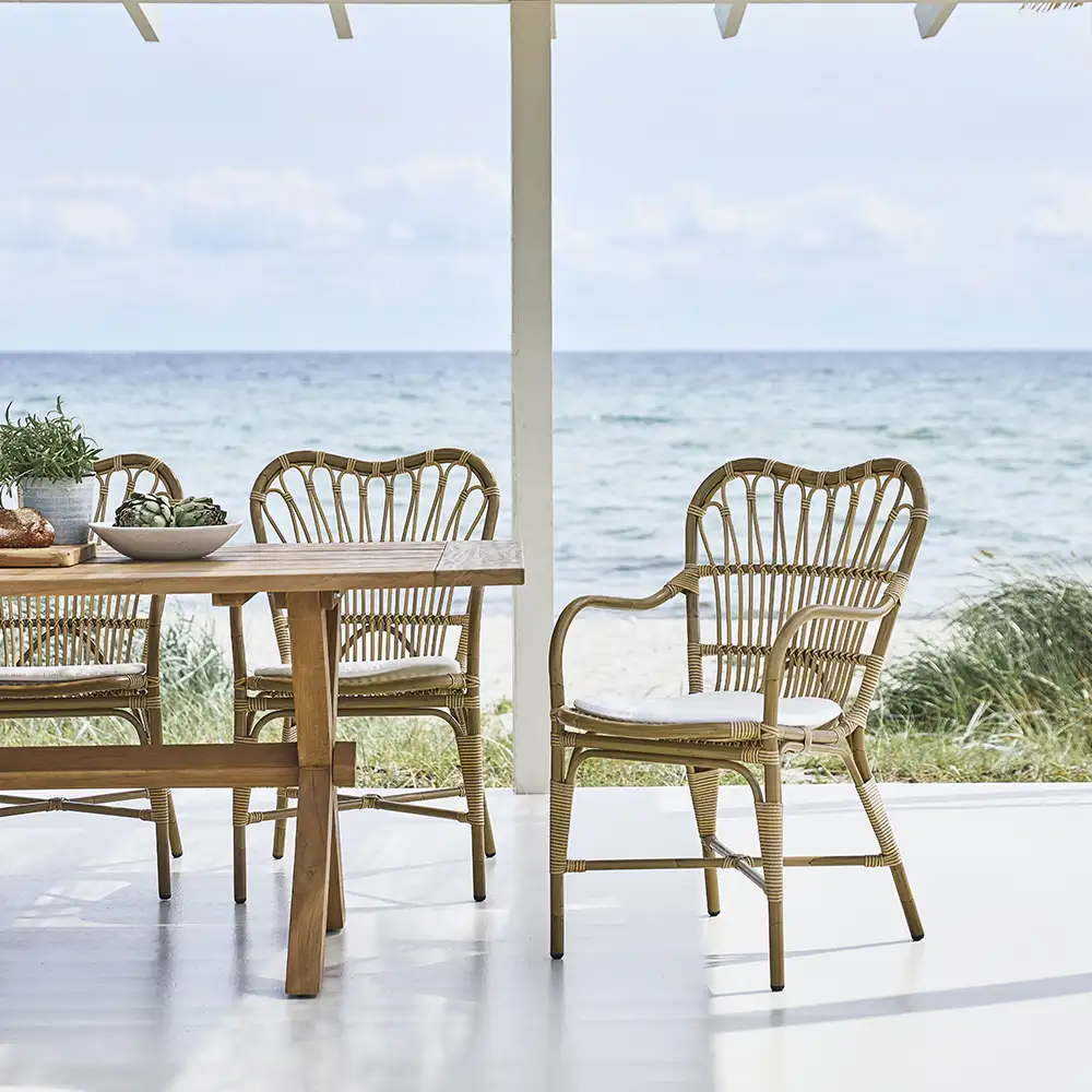 Margret armchair rattan antique