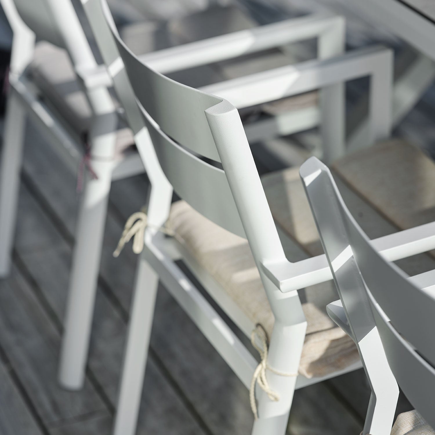 Delia armchair white