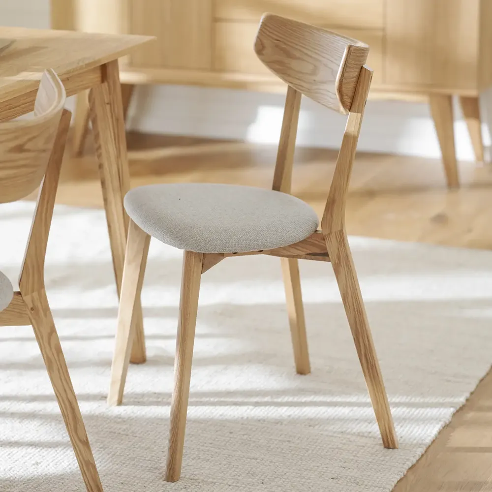 Ami dining chair oak/gray-beige fabric