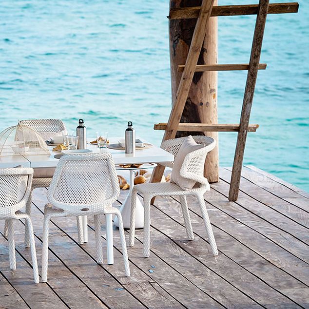 Seashell chair white