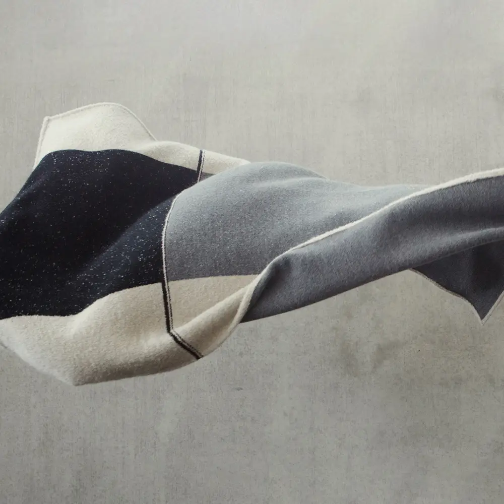 Urban throw 195x140 cm