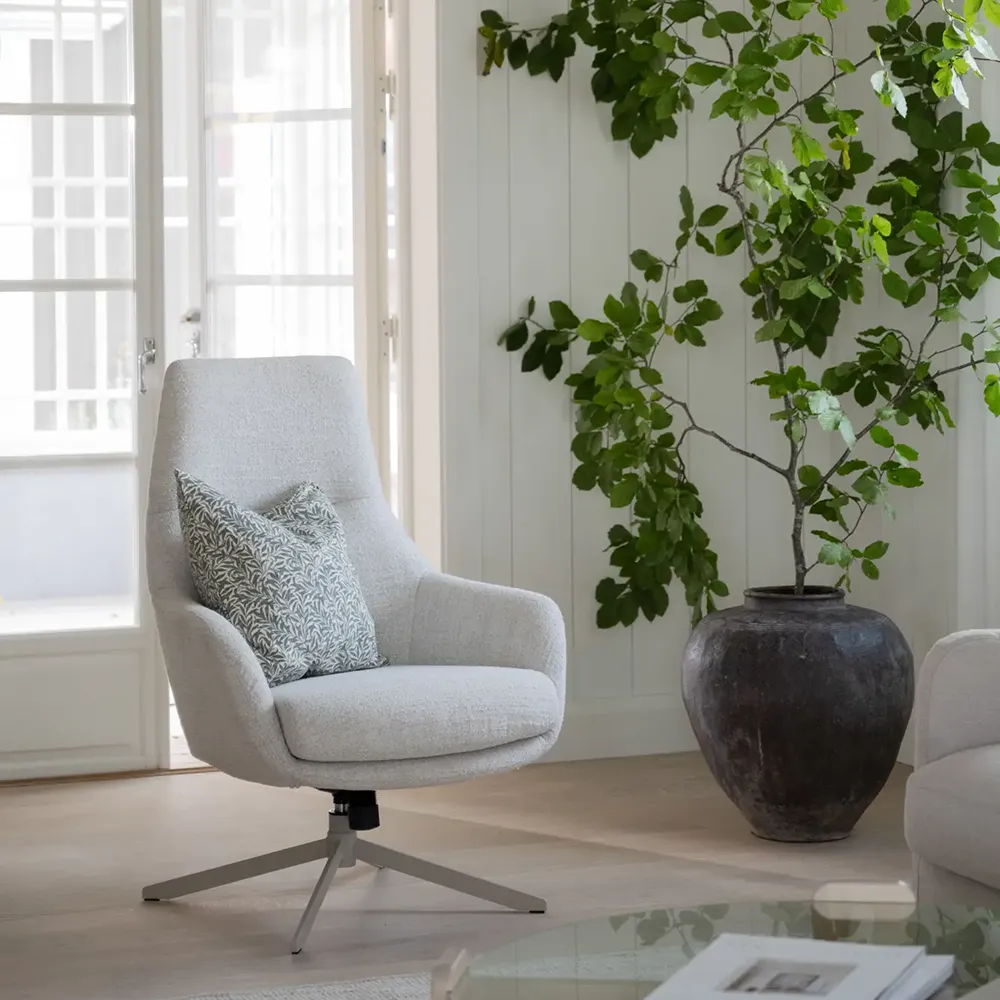 Conroe swivel chair light beige