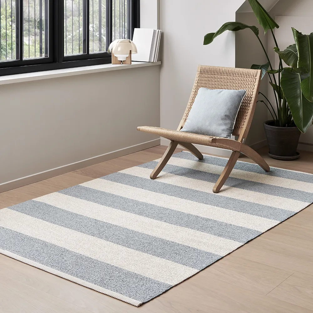 Bob Carpet Blue Fog/Vanilla 140 x 180 cm