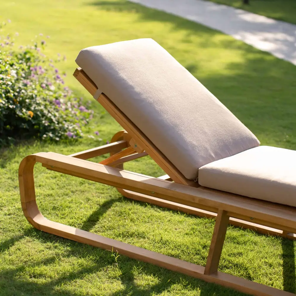 Bålamöllan sun lounger incl. cushion white