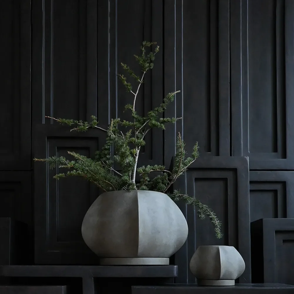 Arket pot Petit - Dark Grey