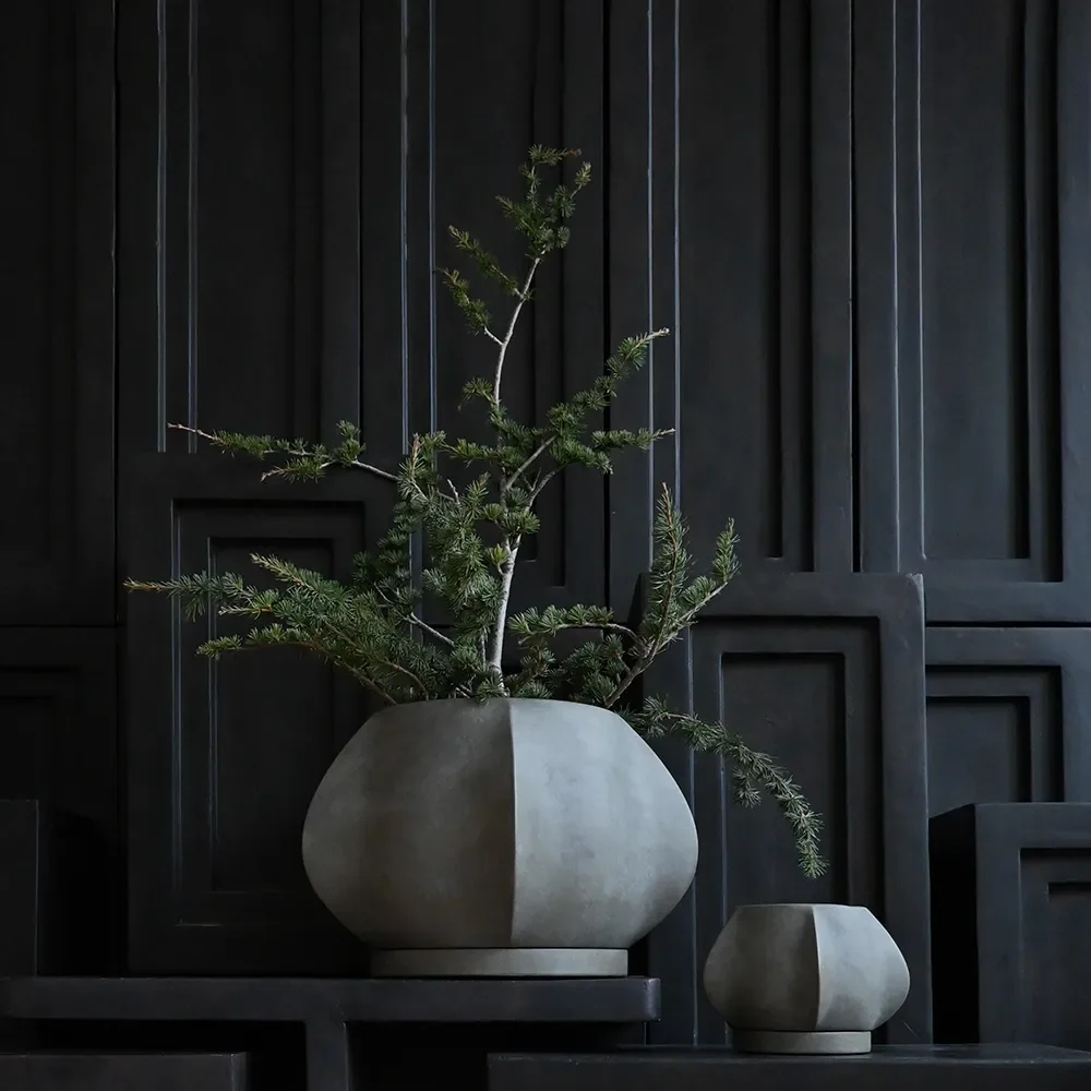 Arket pot Medio - Dark Grey