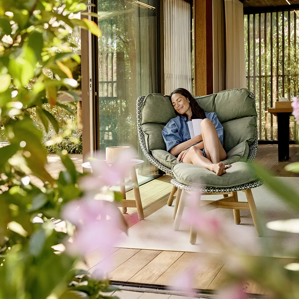 Mbrace wing chair teak AY5 teak 0205 alloro 0120