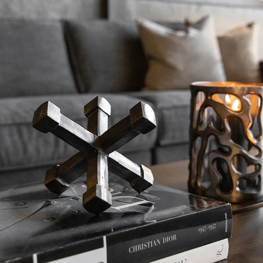 Benito Cross decoration Graphite