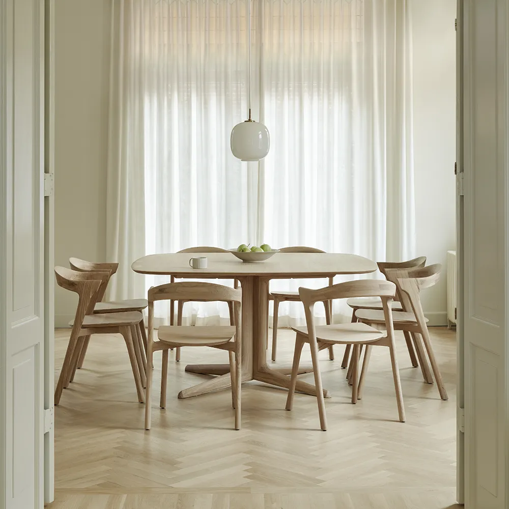 Corto Dining Table 150x150 cm Oak