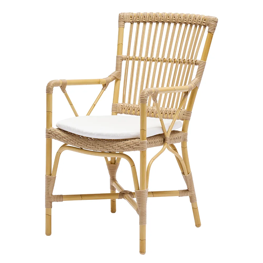Piano armchair in synthetic rattan
