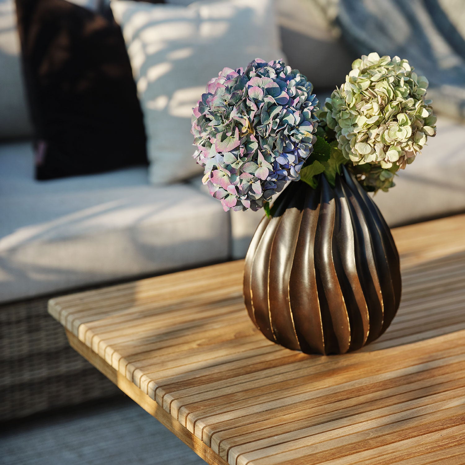 Ninja centrepiece rustic rattan incl. water-repellent cushions