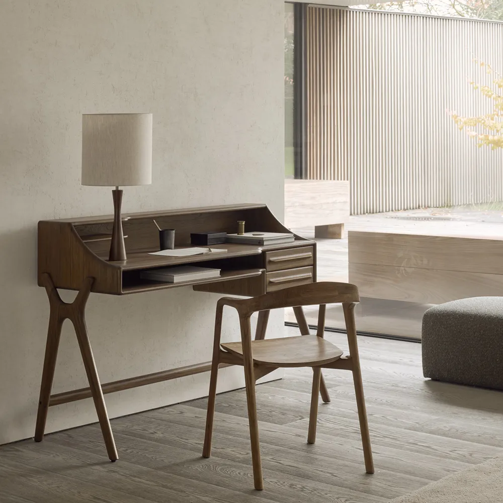 Desk in Teak Flow Wild Brown