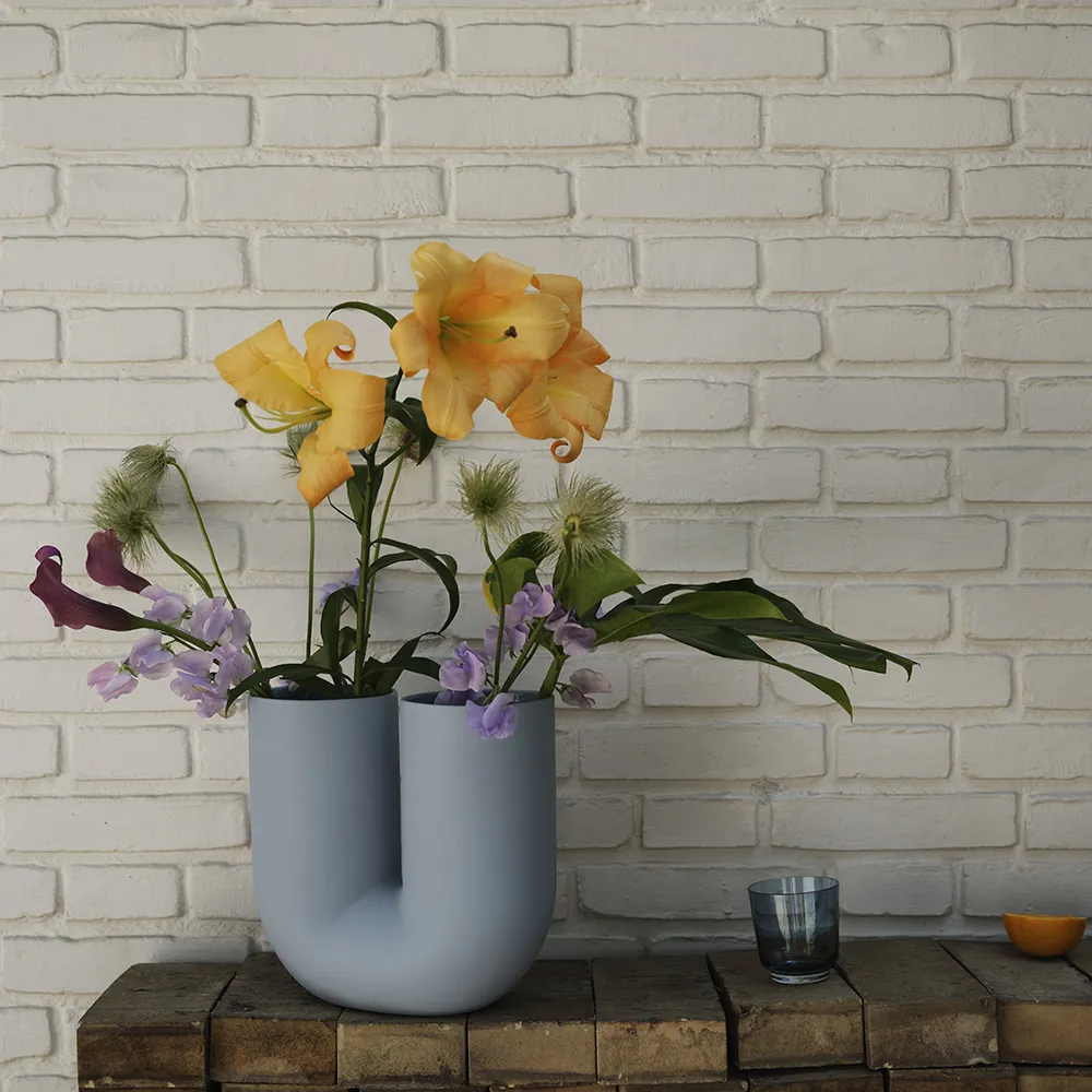 Kink Vase H: 26 cm - Light Blue