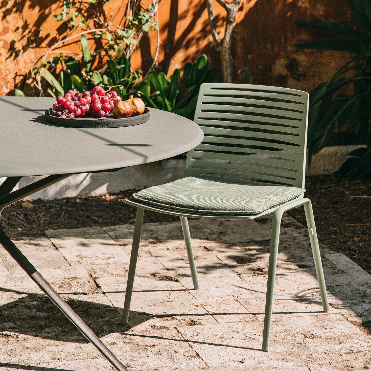 Zebra dining chair Powder Grey