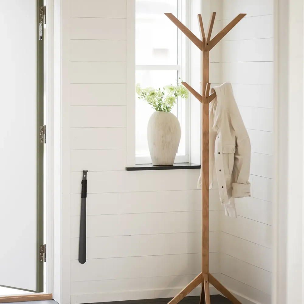 Confetti clothes hanger oiled oak