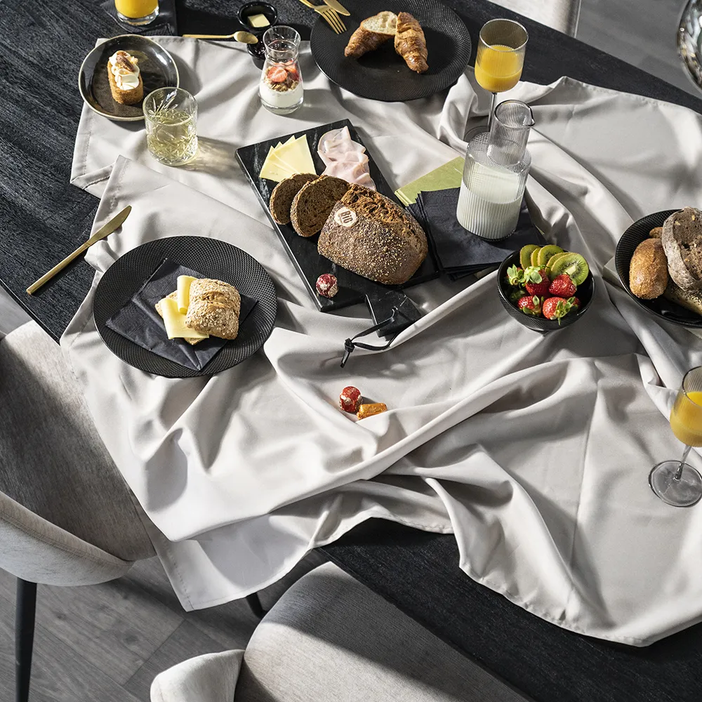 Aron Dining table 200x110 - black