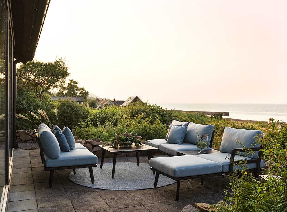 Villac coffee table black