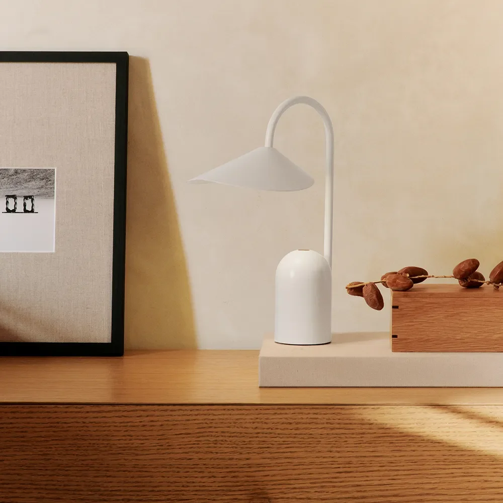 Arum Portable Lamp White