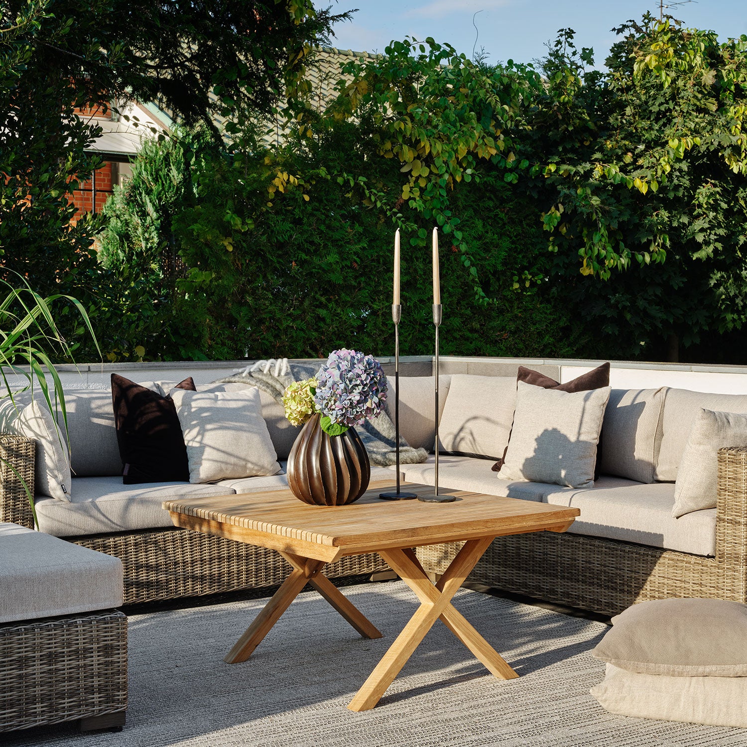 Julita coffee table 89x89 natural