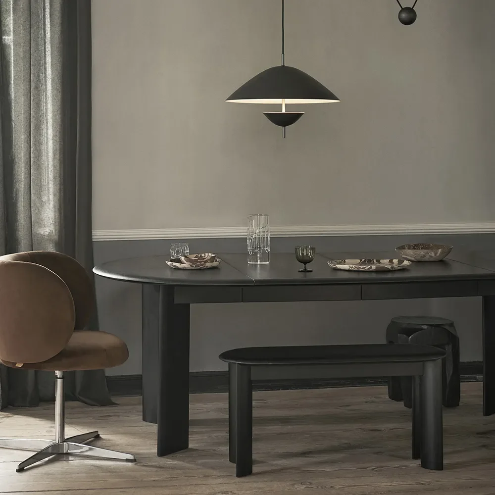 Bevel Dining table 117-217x117 cm - Black Oiled Beech