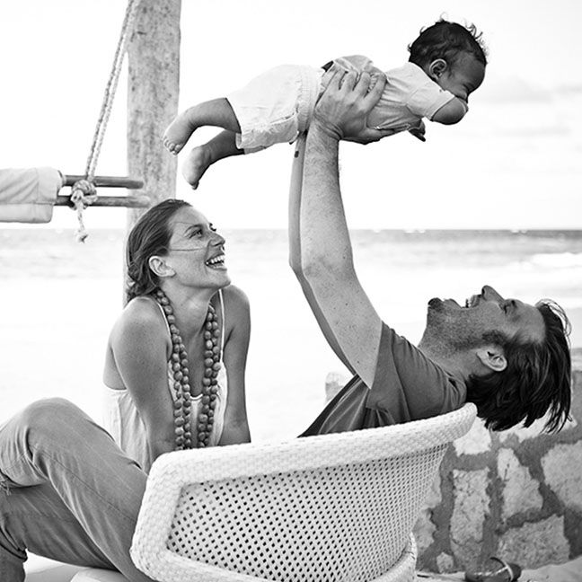 Seashell footstool white