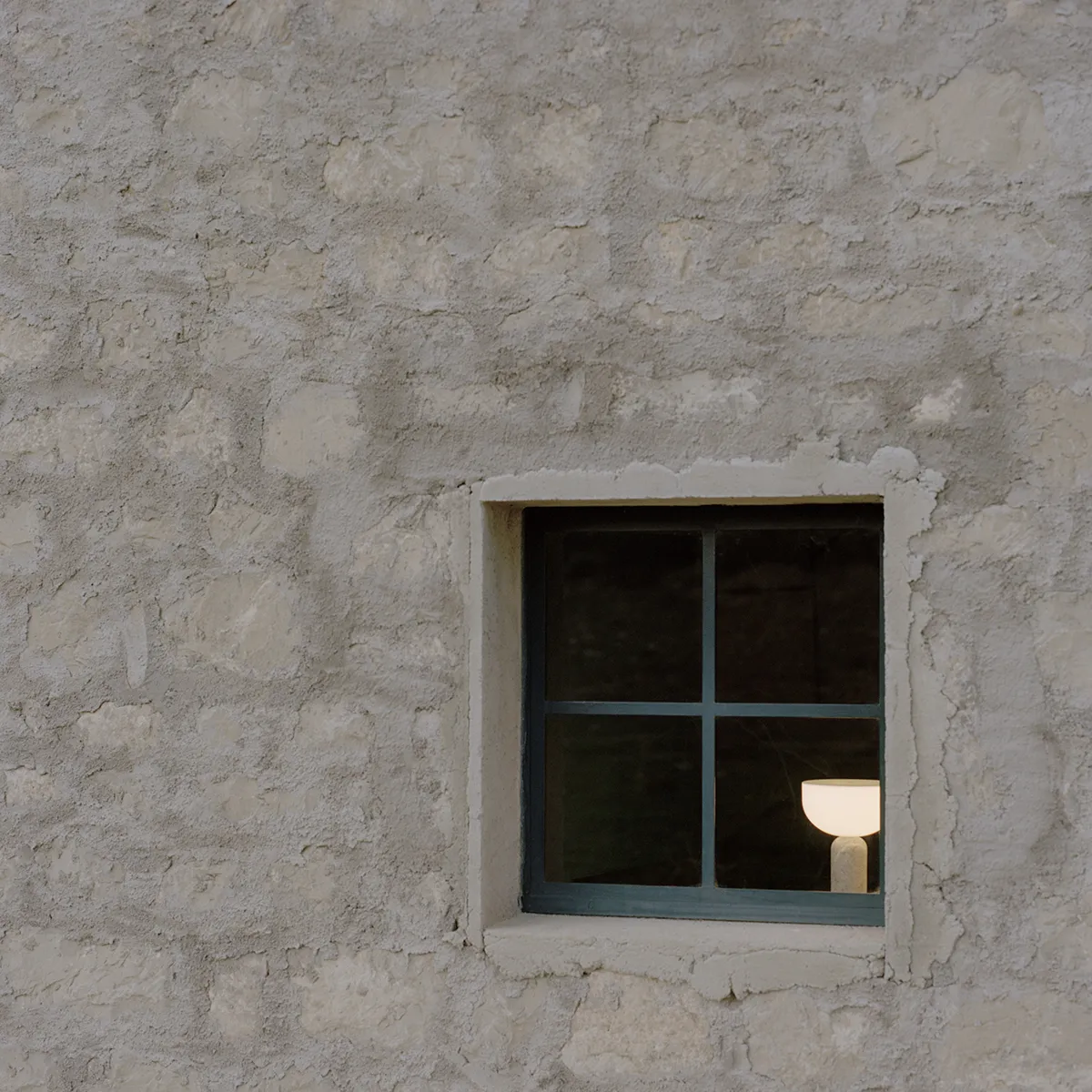 Kizu Portable Table Lamp White Marble