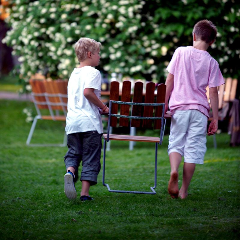 Table 9A 100 White lacquered Oak / Hot dip galvanised Frame