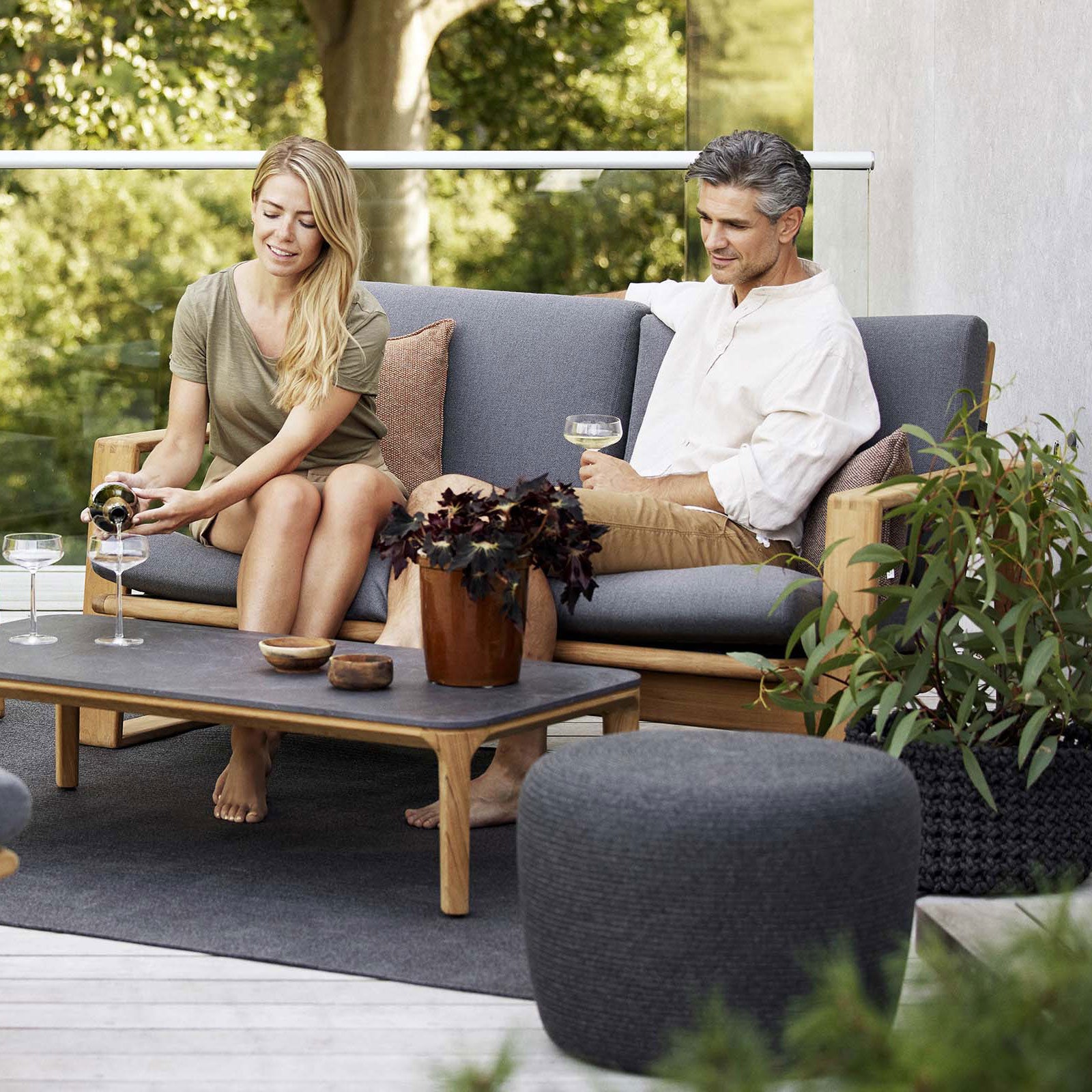 Endless 2-seater sofa incl. cushions