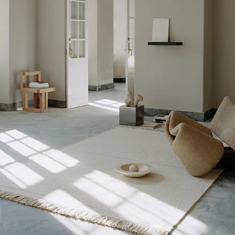 Awakened Mind White 140x200 carpet 