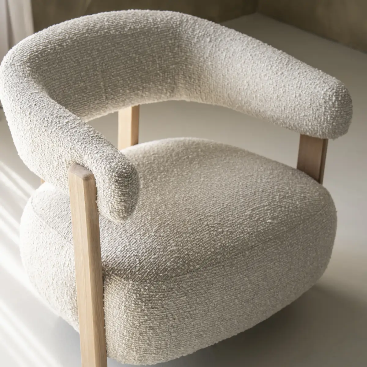 Lola Armchair - beige Hush