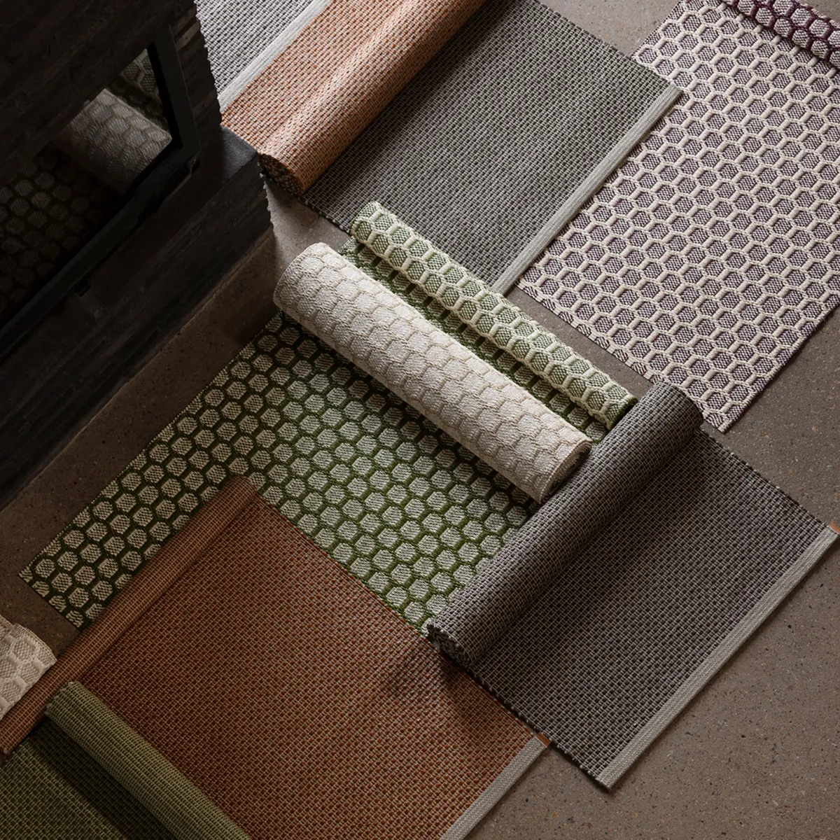 Reversible Plastic Rug MIMI Black/Beige 70x180 cm